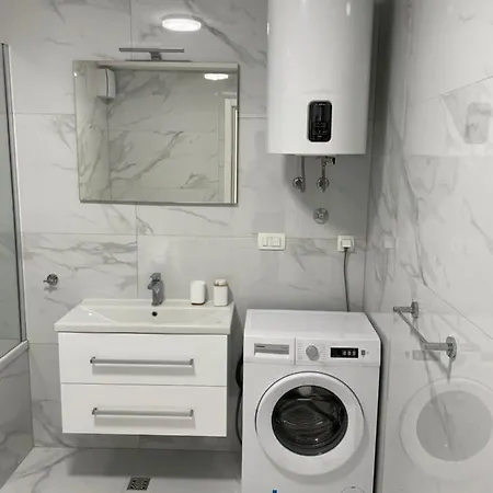 Apartament Naomi